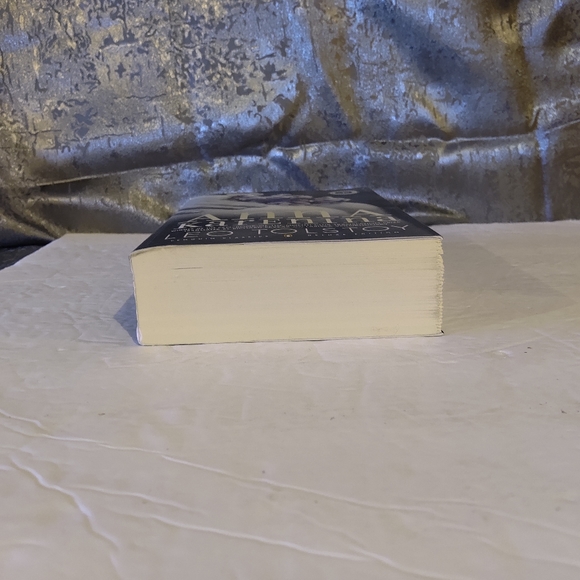 Anne Karenina By Leo Tolstoy  Penguin Classics Deluxe Edition - Picture 5 of 6